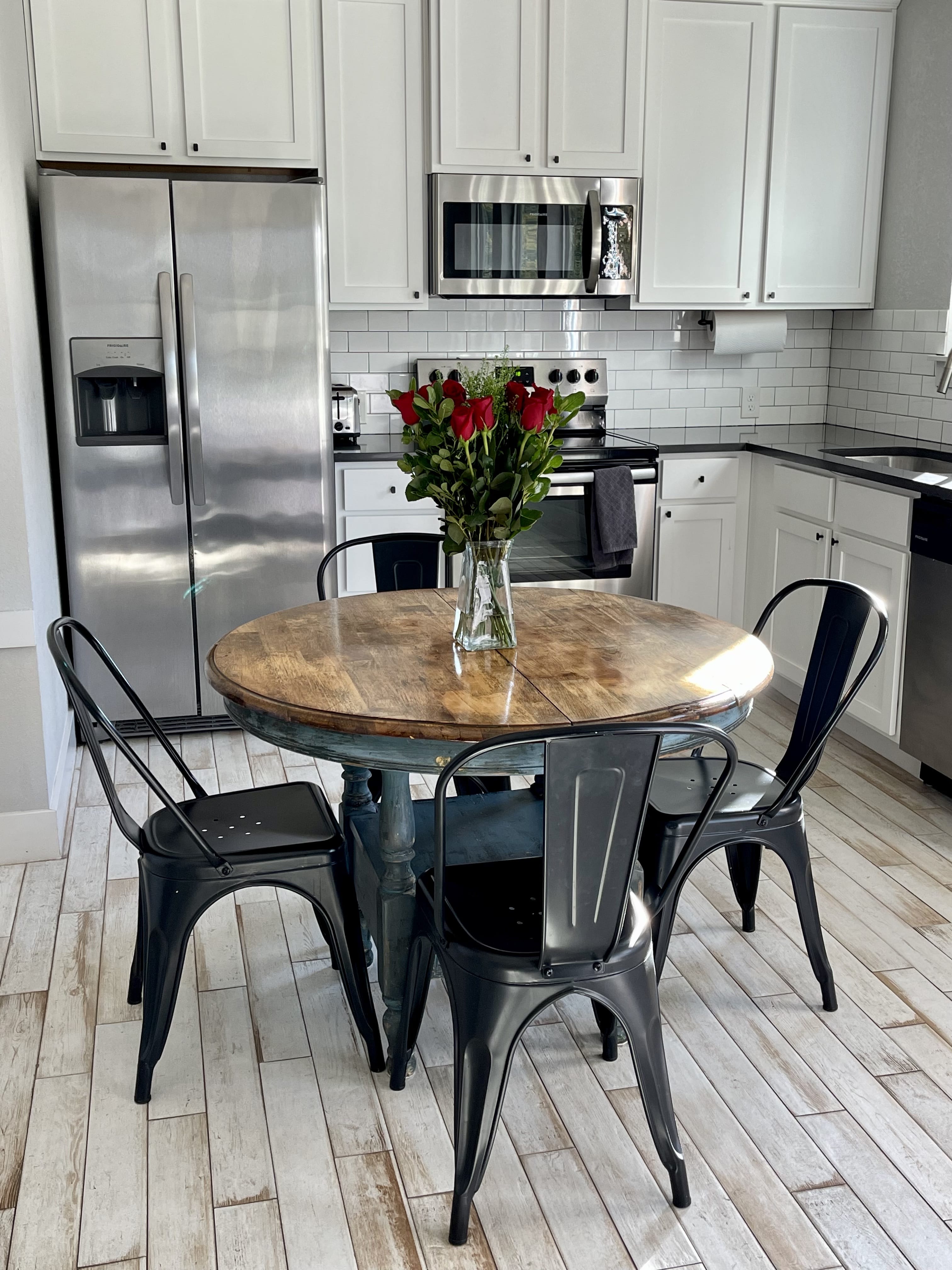 Kitchen and dining area inside Summermoon Cottage